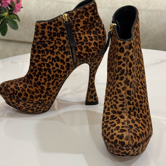 Alice + Olivia Shoes - Alice & Olivia Leopard print platform booties